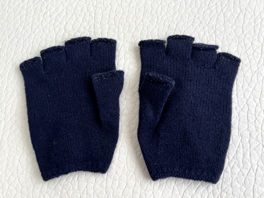 Chanel cashmere gloves/mittens