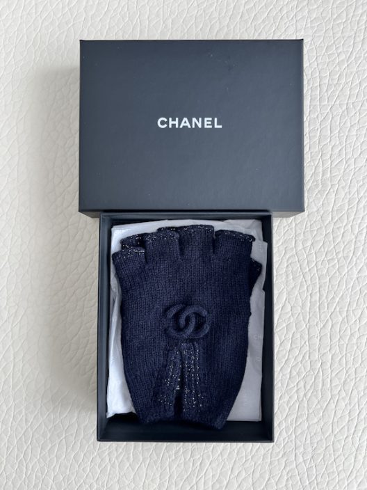 Chanel cashmere gloves/mittens