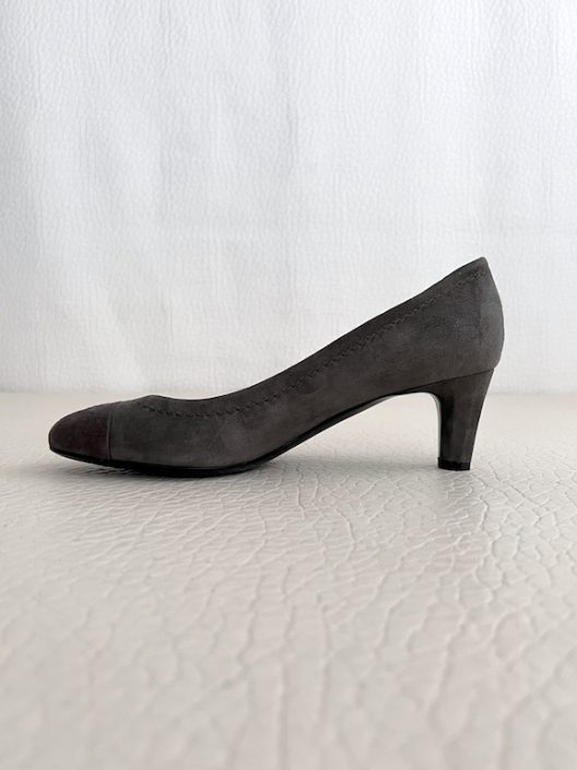 Chanel Gray suede Heels "CC" logo