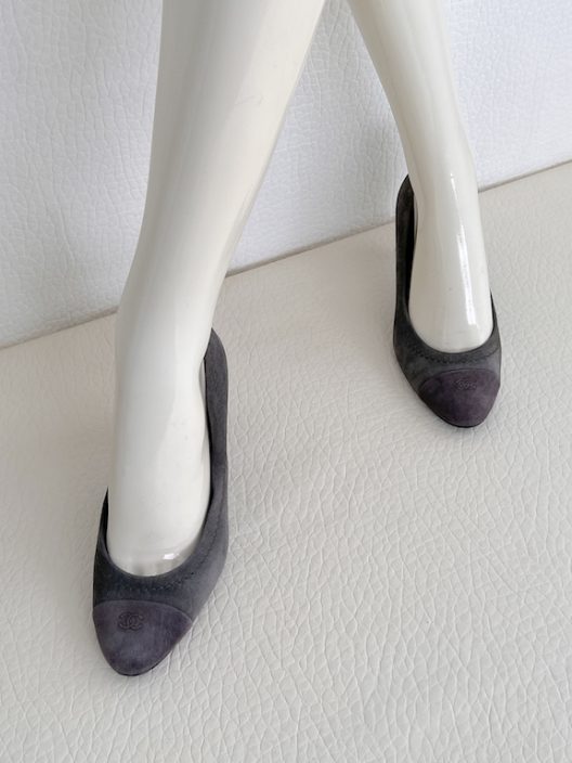 Chanel Gray suede Heels "CC" logo