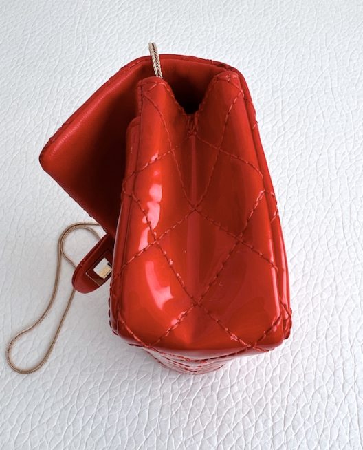 CHANEL "2.55 Long" red patent leather bag