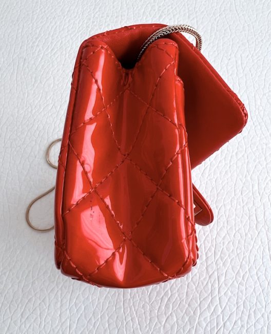 CHANEL "2.55 Long" red patent leather bag