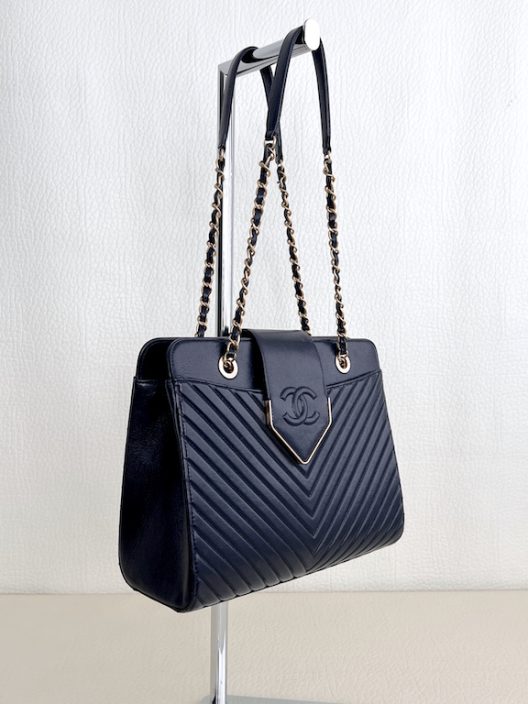 Chanel Collar and Tie Tote Chevron Sheepskin Medium