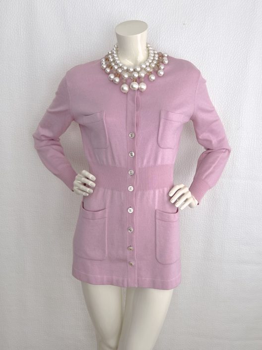 VTG Chanel pink cashmere cardigan "CC" logo