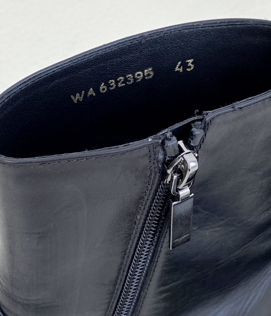 Saint Laurent "James 60" Leather chelsea boots