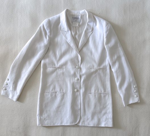 VTG Chanel white linen jacket "CC" logo buttons