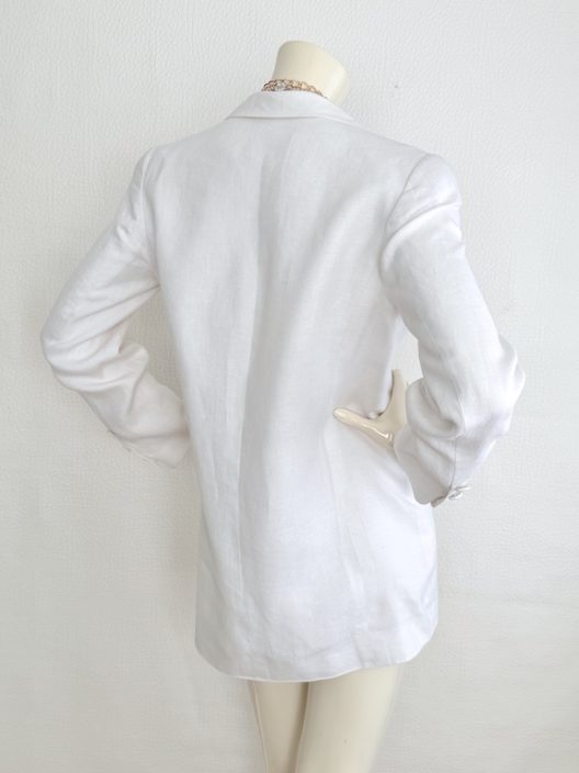 VTG Chanel white linen jacket "CC" logo buttons