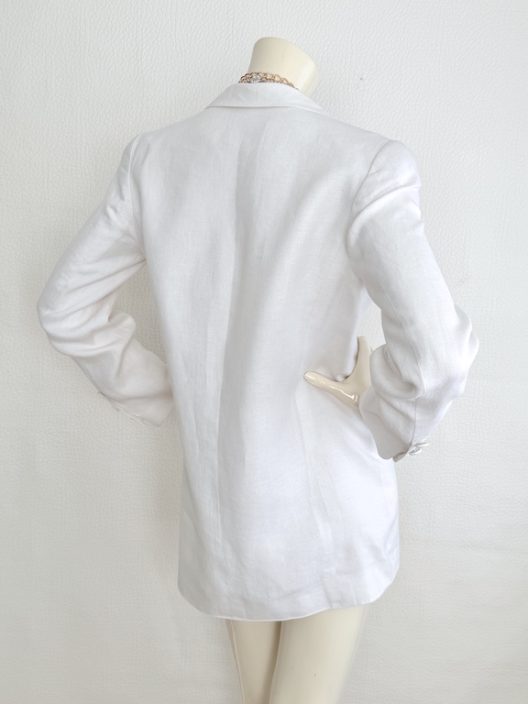 VTG Chanel white linen jacket "CC" logo buttons