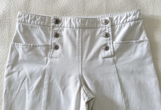 Chanel off-white jeans "CC" logo buttons