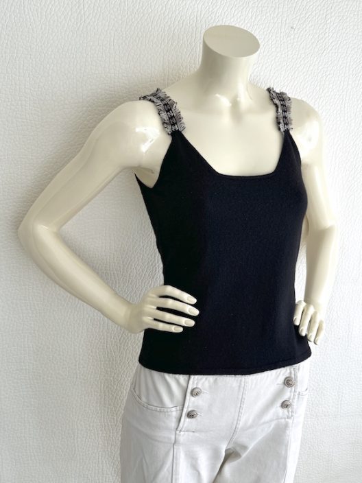 VTG Chanel black cashmere twin set "CC" logo