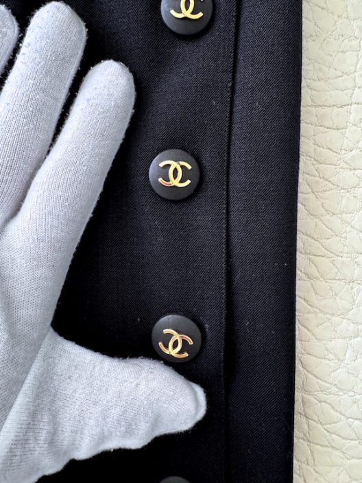 VTG Chanel Pencil Skirt "CC" logo buttons
