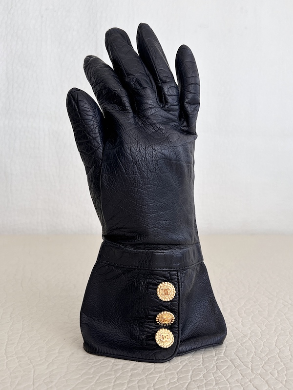 VTG Chanel black leather gloves 